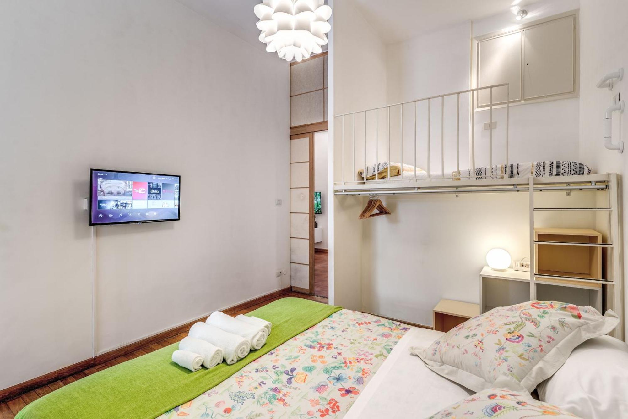 Elegant Apartment Behind The Colosseum Roma Exterior foto