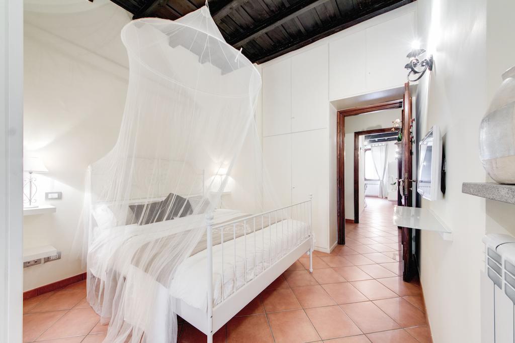 Elegant Apartment Behind The Colosseum Roma Habitación foto