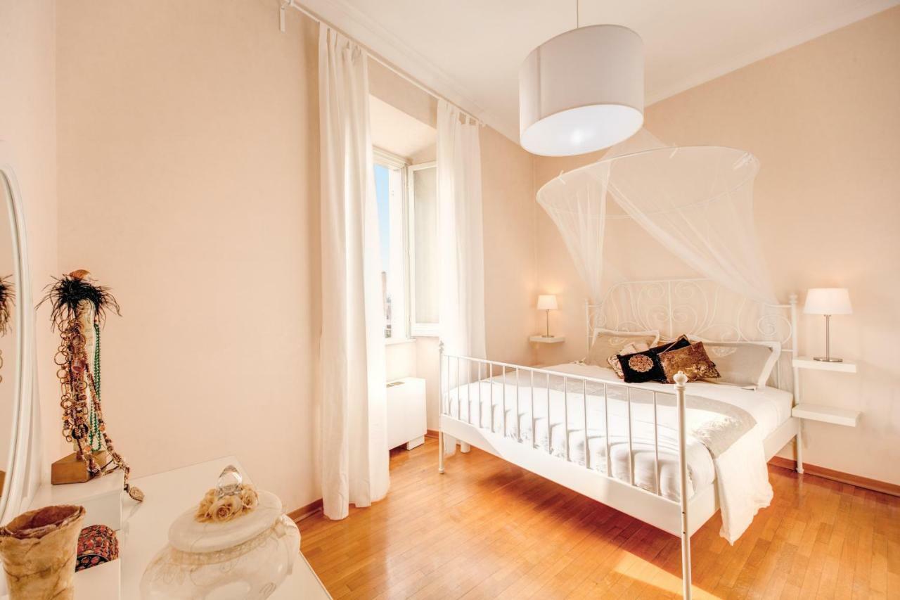 Elegant Apartment Behind The Colosseum Roma Habitación foto