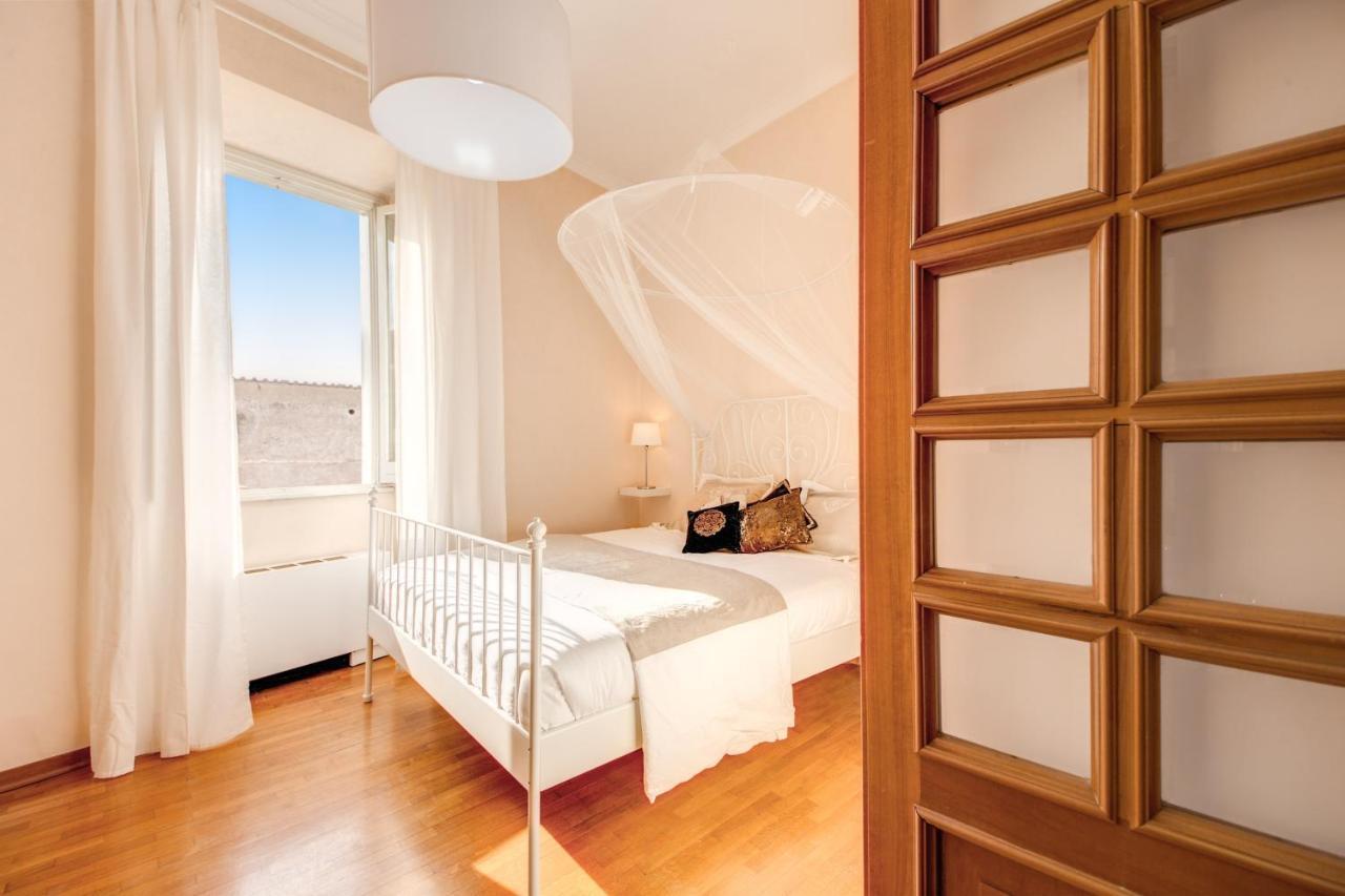 Elegant Apartment Behind The Colosseum Roma Habitación foto